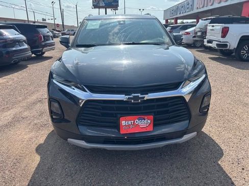 Used 2022 Chevrolet Blazer LT FWD image 2