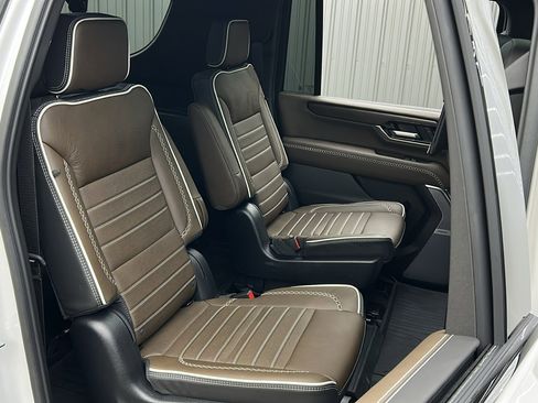 Used 2025 GMC Yukon XL Denali Ultimate image 36