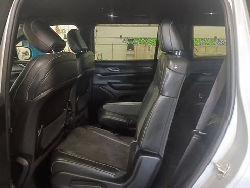 Used 2023 Jeep Grand Cherokee L Laredo AWD/4WD image 8