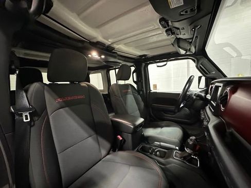 Used 2021 Jeep Wrangler Unlimited Rubicon w/ Cold Weather Group AWD/4WD image 17