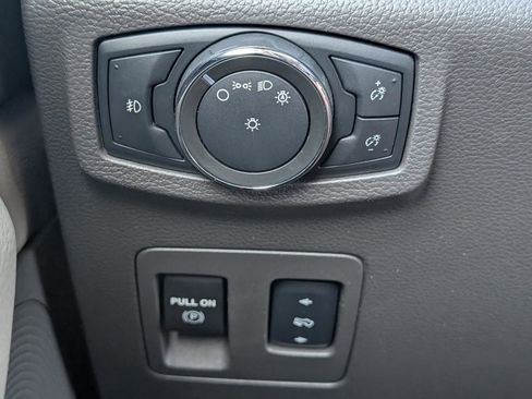 Used 2018 Ford Expedition XLT w/ Equipment Group 201A RWD image 12