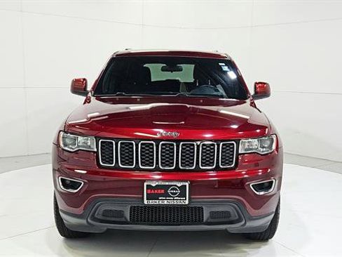 Used 2018 Jeep Grand Cherokee Laredo RWD image 2