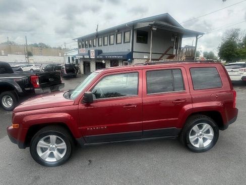 Used 2014 Jeep Patriot Sport w/ Power Value Group AWD/4WD image 2