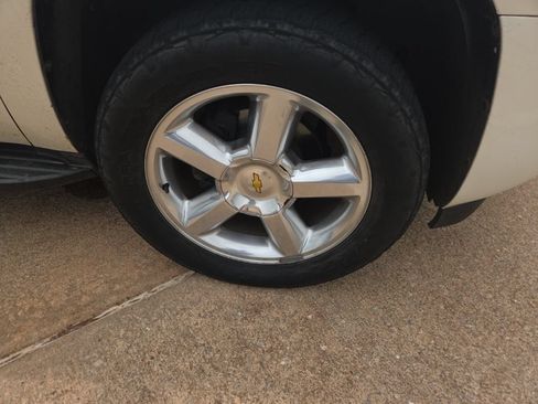 Used 2013 Chevrolet Tahoe LTZ RWD image 11