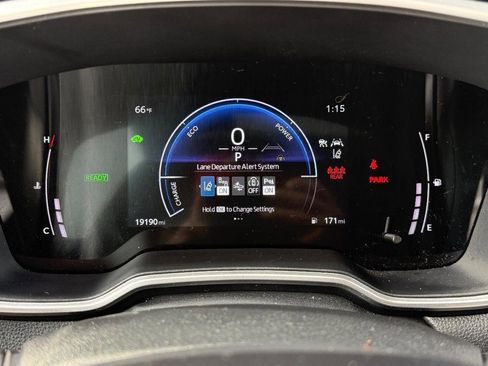 Certified 2024 Toyota Corolla Cross XSE image 21