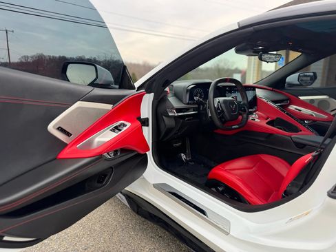 Used 2024 Chevrolet Corvette Z06 RWD image 11
