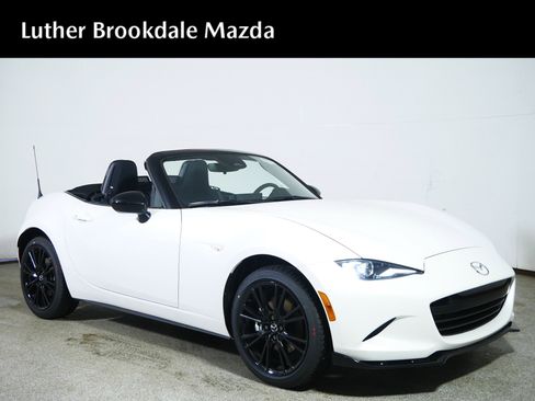 New 2026 MAZDA MX-5 Miata Club w/ Interior Package RWD image 1