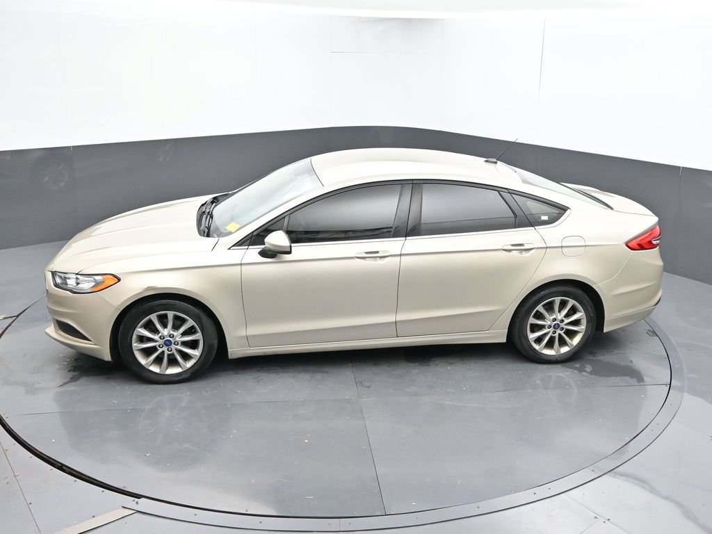 Used 2017 Ford Fusion SE FWD image 20