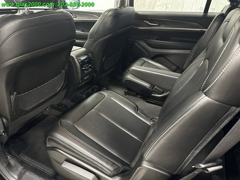 Used 2023 Jeep Grand Cherokee L Limited AWD/4WD image 9