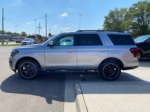 Used 2023 Ford Expedition Limited AWD/4WD image 11