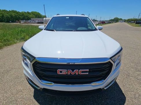 Used 2023 GMC Terrain SLE w/ Driver Convenience Package FWD image 8