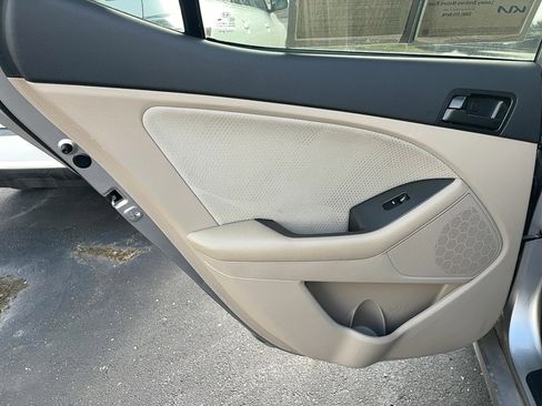 Used 2013 Kia Optima LX image 9