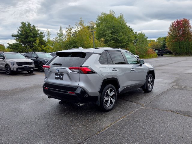 Used 2022 Toyota RAV4 SE w/ Weather & Moonroof Package AWD/4WD image 8