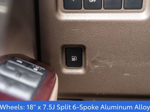 Used 2018 Lexus GX 460 Premium w/ Premium Package AWD/4WD image 23