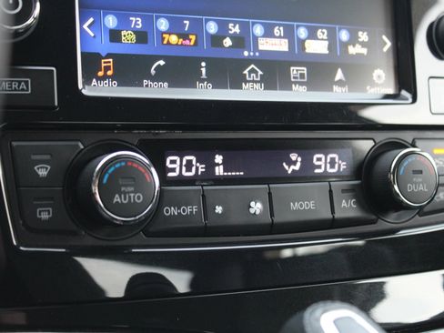 Used 2017 Nissan Maxima SR w/ Midnight Edition image 32