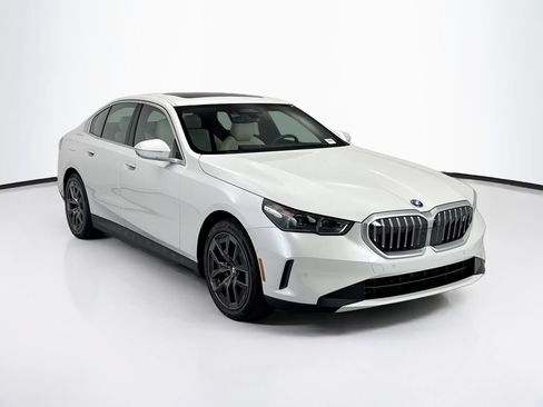 Used 2026 BMW i5 eDrive40 RWD image 3