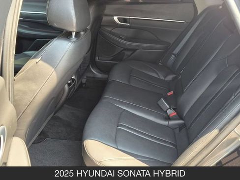 Used 2025 Hyundai Sonata Limited FWD image 15