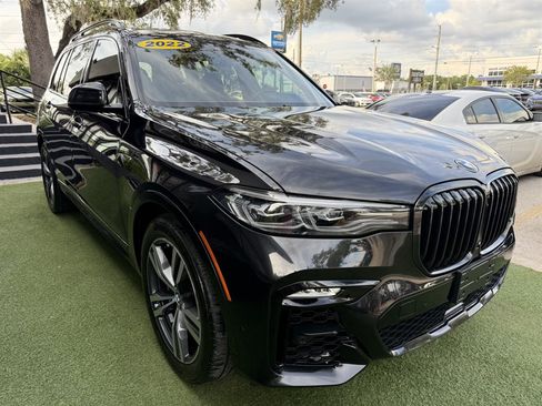 Used 2022 BMW X7 xDrive40i w/ M Sport Package AWD/4WD image 3