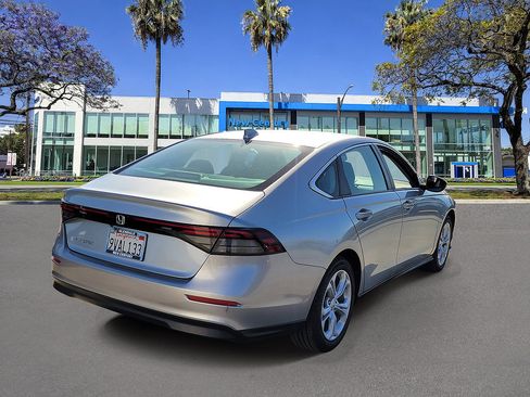 Certified 2025 Honda Accord LX image 4