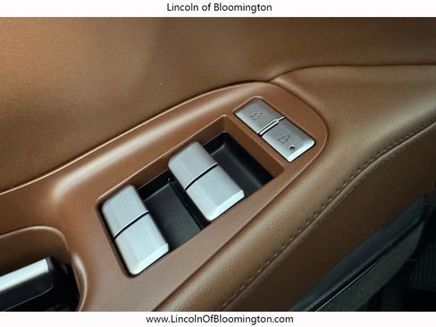 Used 2025 Lincoln Navigator Reserve image 41