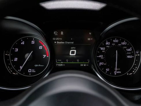 Used 2018 Alfa Romeo Stelvio Ti Sport image 25