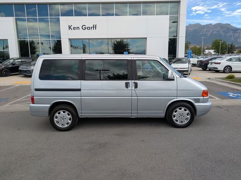Used 2003 Volkswagen Eurovan MV FWD image 2