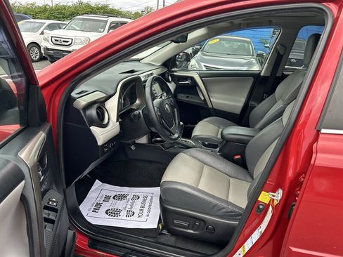 Used 2015 Toyota RAV4 Limited w/ Technology Package AWD/4WD image 10
