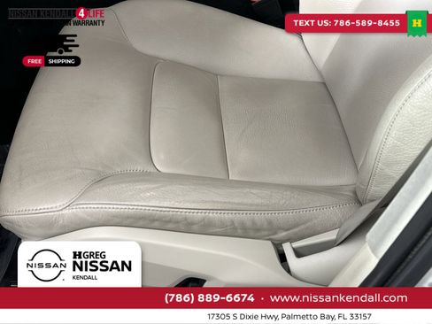 Used 2018 Volvo XC60 T5 Momentum w/ Convenience Package image 16