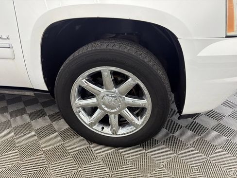 Used 2012 GMC Yukon XL Denali AWD/4WD image 13
