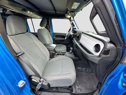 Used 2025 Jeep Wrangler Sport image 26