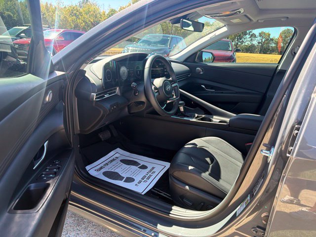 Used 2026 Hyundai Elantra Limited w/ Cargo Package FWD image 10
