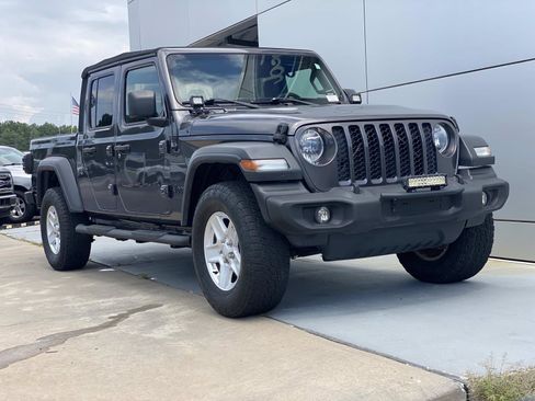 Used 2020 Jeep Gladiator Sport w/ Quick Order Package 24S AWD/4WD image 1