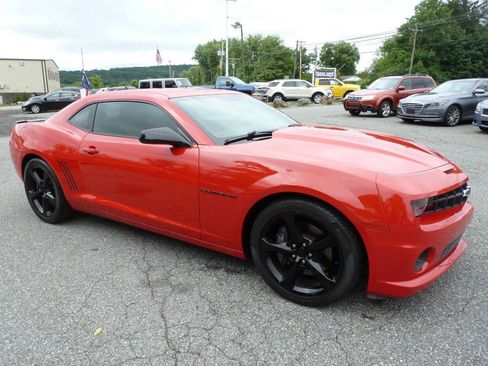 Used 2013 Chevrolet Camaro SS w/ RS Package RWD image 6