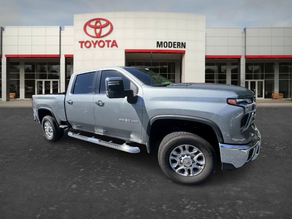 Used 2025 Chevrolet Silverado 2500 LTZ w/ LTZ Premium Package AWD/4WD image 19