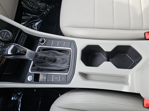 Used 2022 Volkswagen Jetta SE w/ Panoramic Sunroof Package FWD image 23