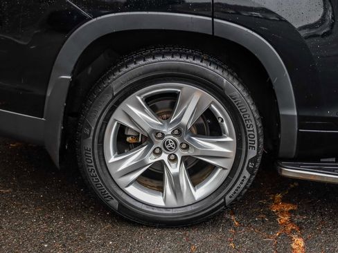 Used 2019 Toyota Highlander Limited image 6