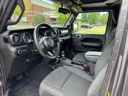 Used 2021 Jeep Wrangler Unlimited Sport AWD/4WD image 12