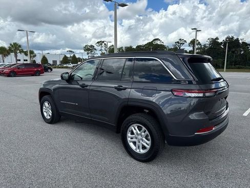 New 2025 Jeep Grand Cherokee Laredo image 5