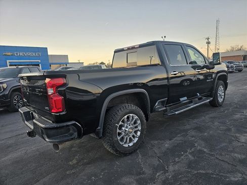 Used 2024 Chevrolet Silverado 2500 LTZ w/ LTZ Plus Package image 3