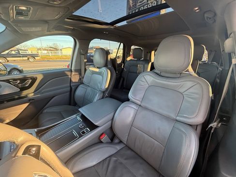 Used 2020 Lincoln Aviator Reserve w/ Equipment Group 202A image 12
