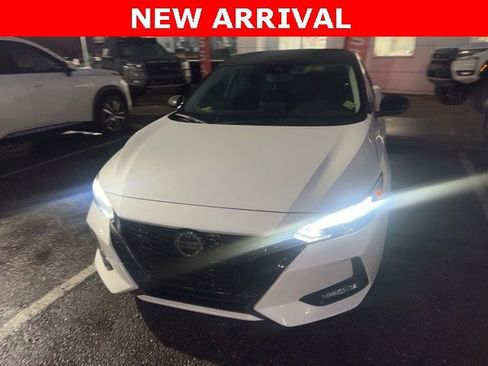 Used 2023 Nissan Sentra SR w/ Midnight Edition Package image 3