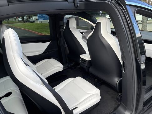 Used 2018 Tesla Model X 75D AWD/4WD image 33
