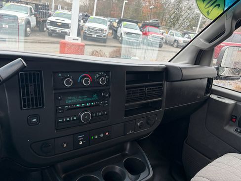 Used 2019 Chevrolet Express 3500 EXTRA CLEAN ONE TON 6.0L V8 GA w/ Power Convenience Package image 27