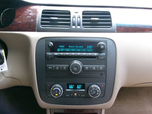 Used 2007 Buick Lucerne CXL w/ Luxury Package FWD image 26