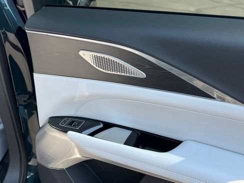 Used 2024 Cadillac Lyriq Luxury AWD/4WD image 20