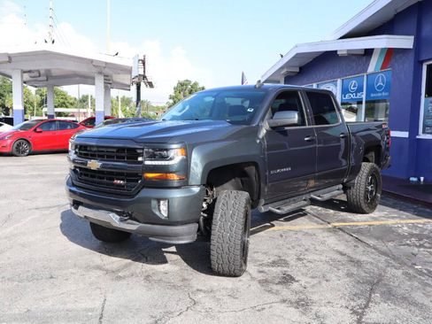 Used 2017 Chevrolet Silverado 1500 LT w/ All Star Edition AWD/4WD image 7