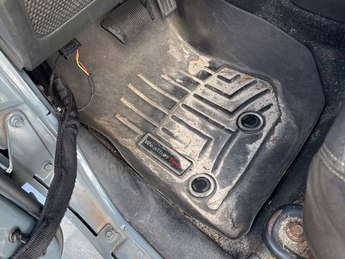 Used 2015 Jeep Wrangler Unlimited Sahara w/ Connectivity Group image 9