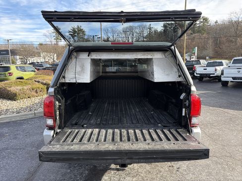 Used 2020 Toyota Tacoma SR image 32