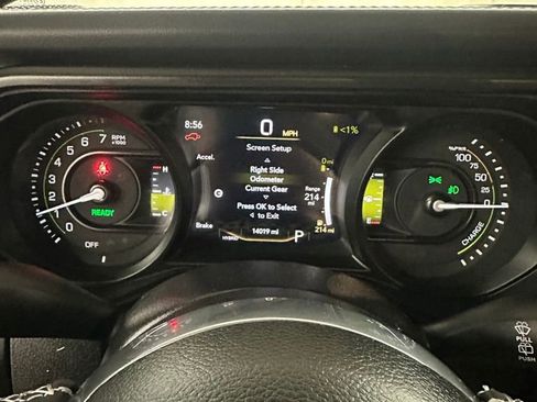 Used 2025 Jeep Wrangler Unlimited Sahara w/ Safety Group AWD/4WD image 17
