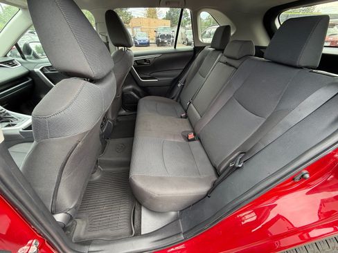 Used 2025 Toyota RAV4 LE AWD/4WD image 17